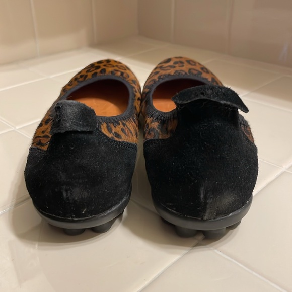 BM bernie mev. Leopard Print Ballet Flats Size 38 VGUC - Picture 3 of 6